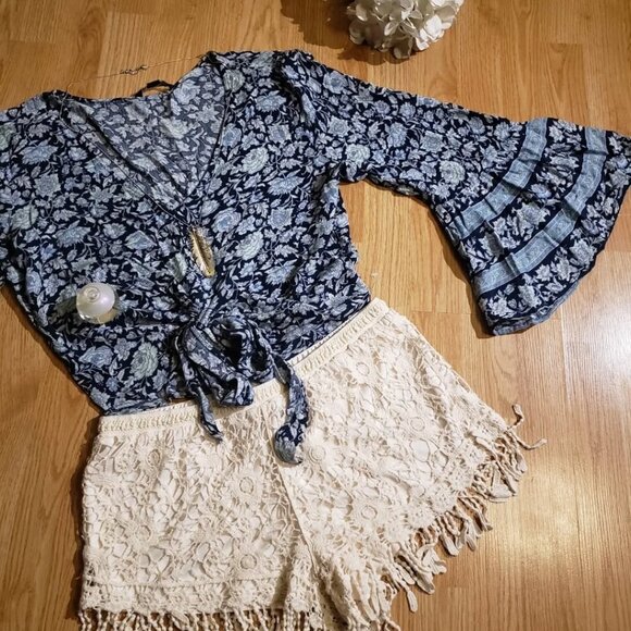 Adorable crochet bohemian shorts. - Picture 3 of 11